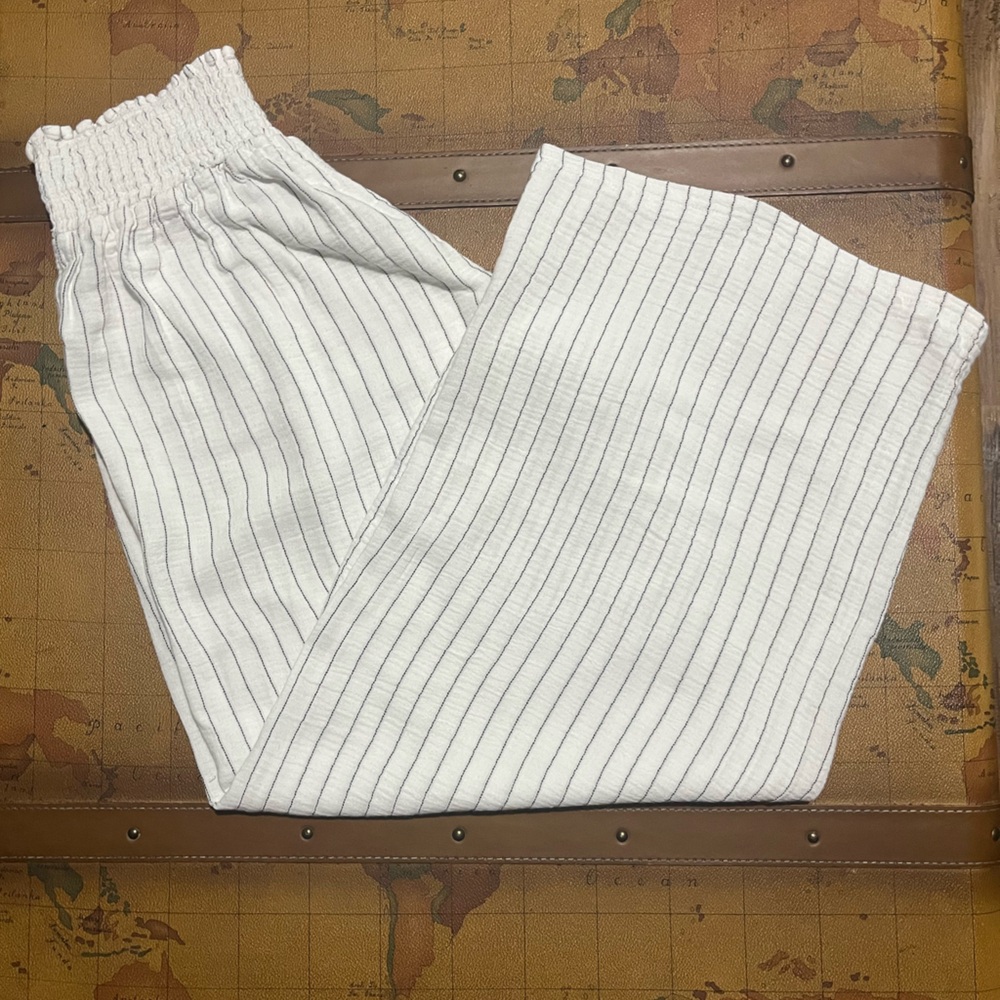 Just Living White With Black Pinstripe Cotton Wide Leg Women's Ankle Crop Pants